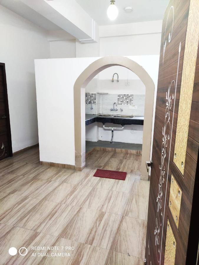 الشقق الفندقية نويدا الكبرىفي  Yog Bhawan المظهر الخارجي الصورة