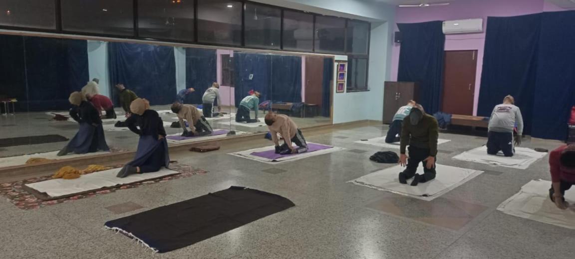 الشقق الفندقية نويدا الكبرىفي  Yog Bhawan المظهر الخارجي الصورة
